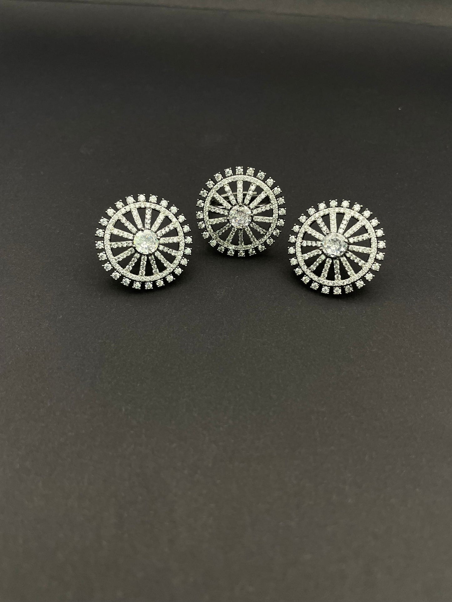 ERS Round White Set - Stone Stories