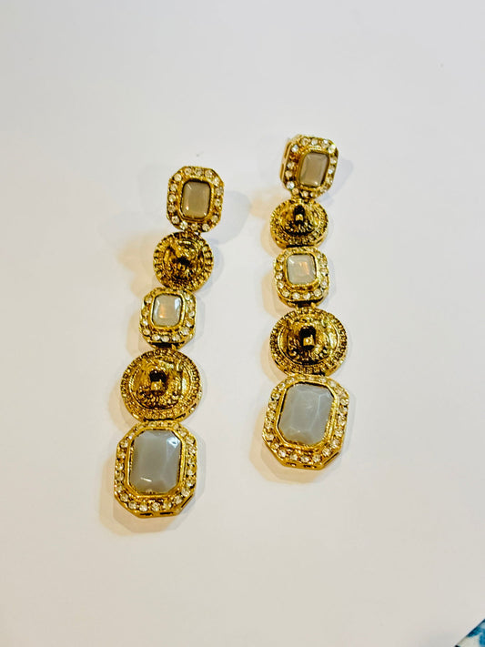 Fauna Fantasy Grey Long Earring - Stone Stories