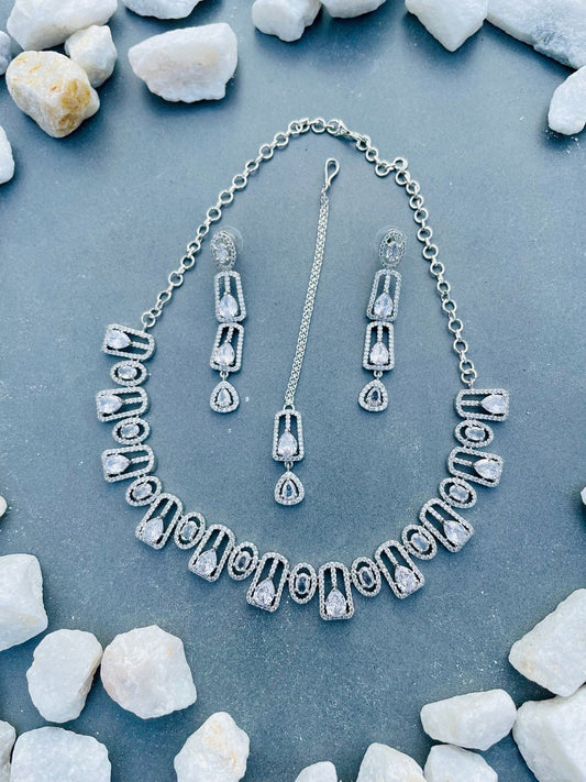 Radiance Necklace set with Mang Tika - Stone Stories