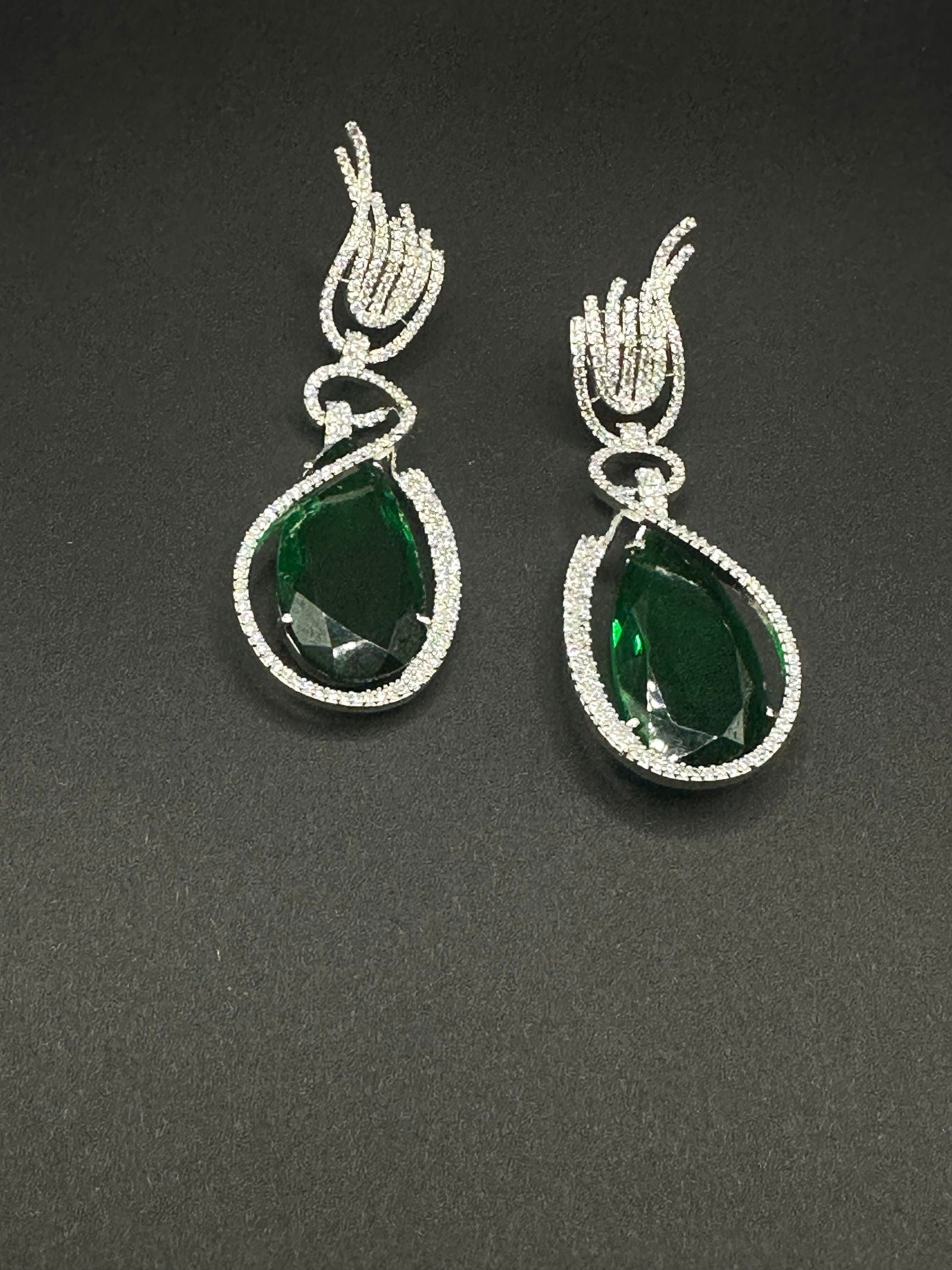 Emerald Dancing Queen Earring - Stone Stories