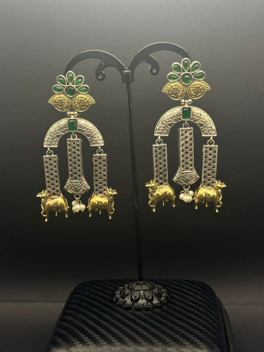 Green Dual Tone Nandi Earring - Stone Stories