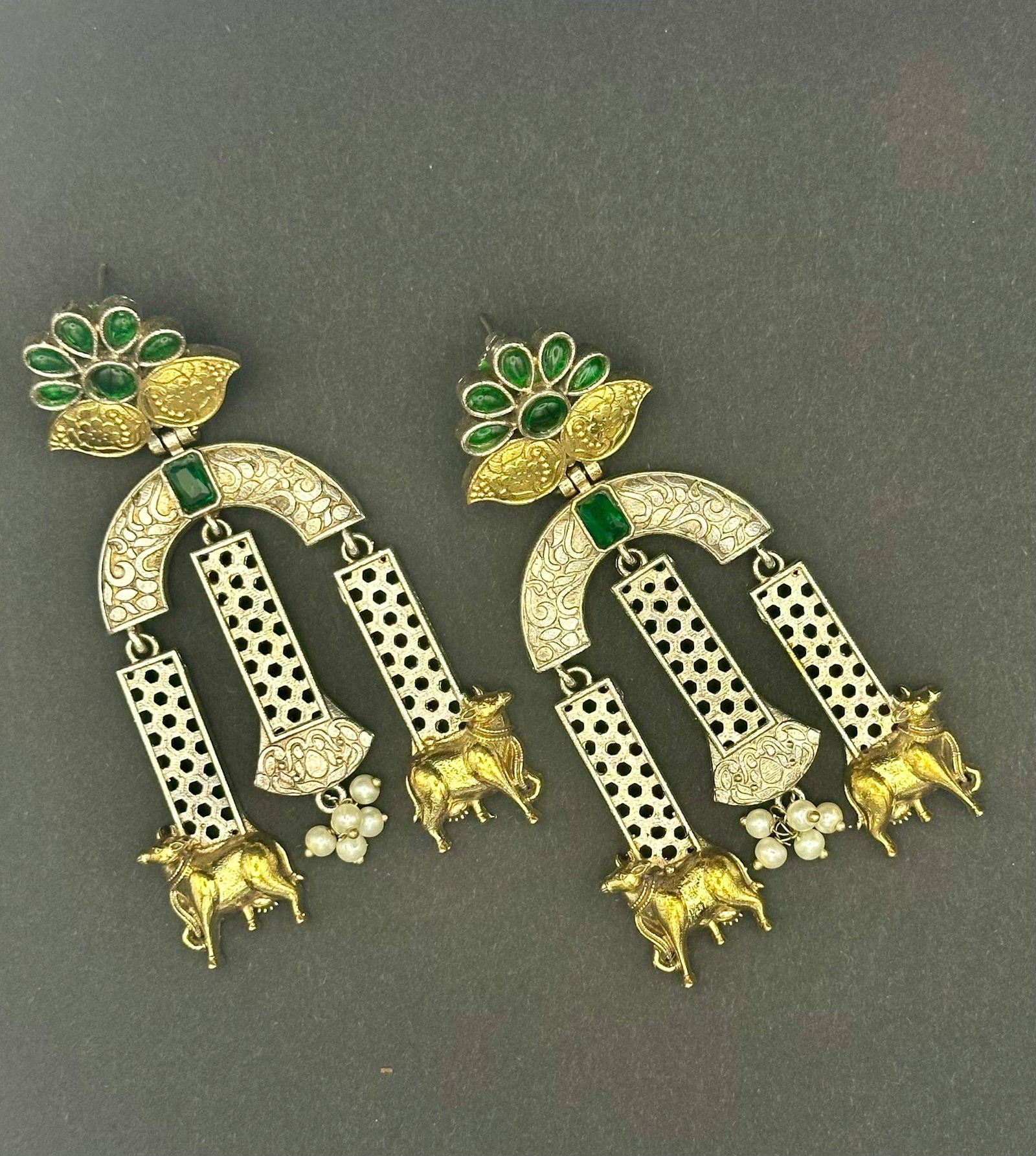 Green Dual Tone Nandi Earring - Stone Stories