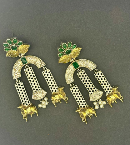 Green Dual Tone Nandi Earring - Stone Stories