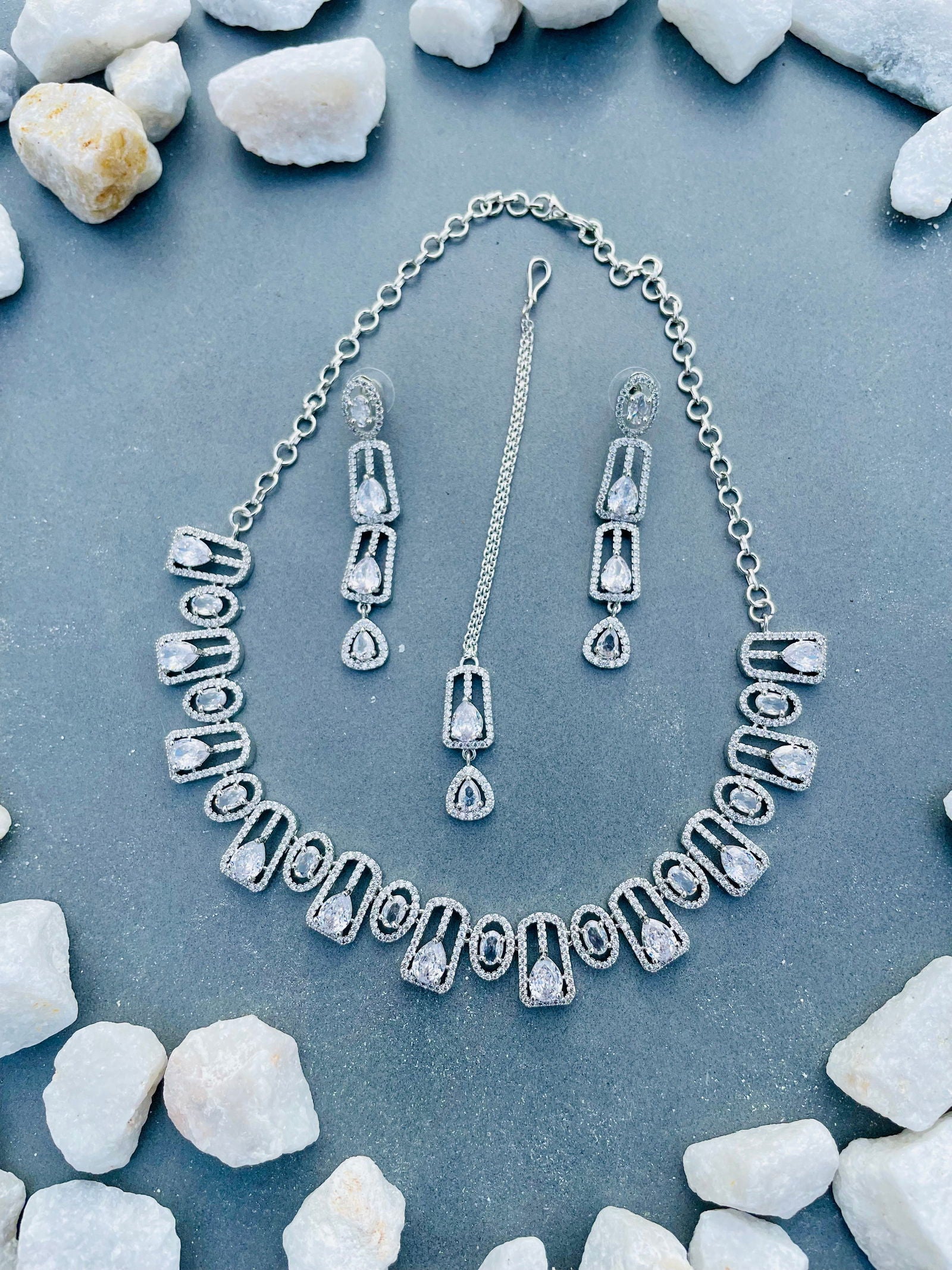 Radiance Necklace set with Mang Tika - Stone Stories