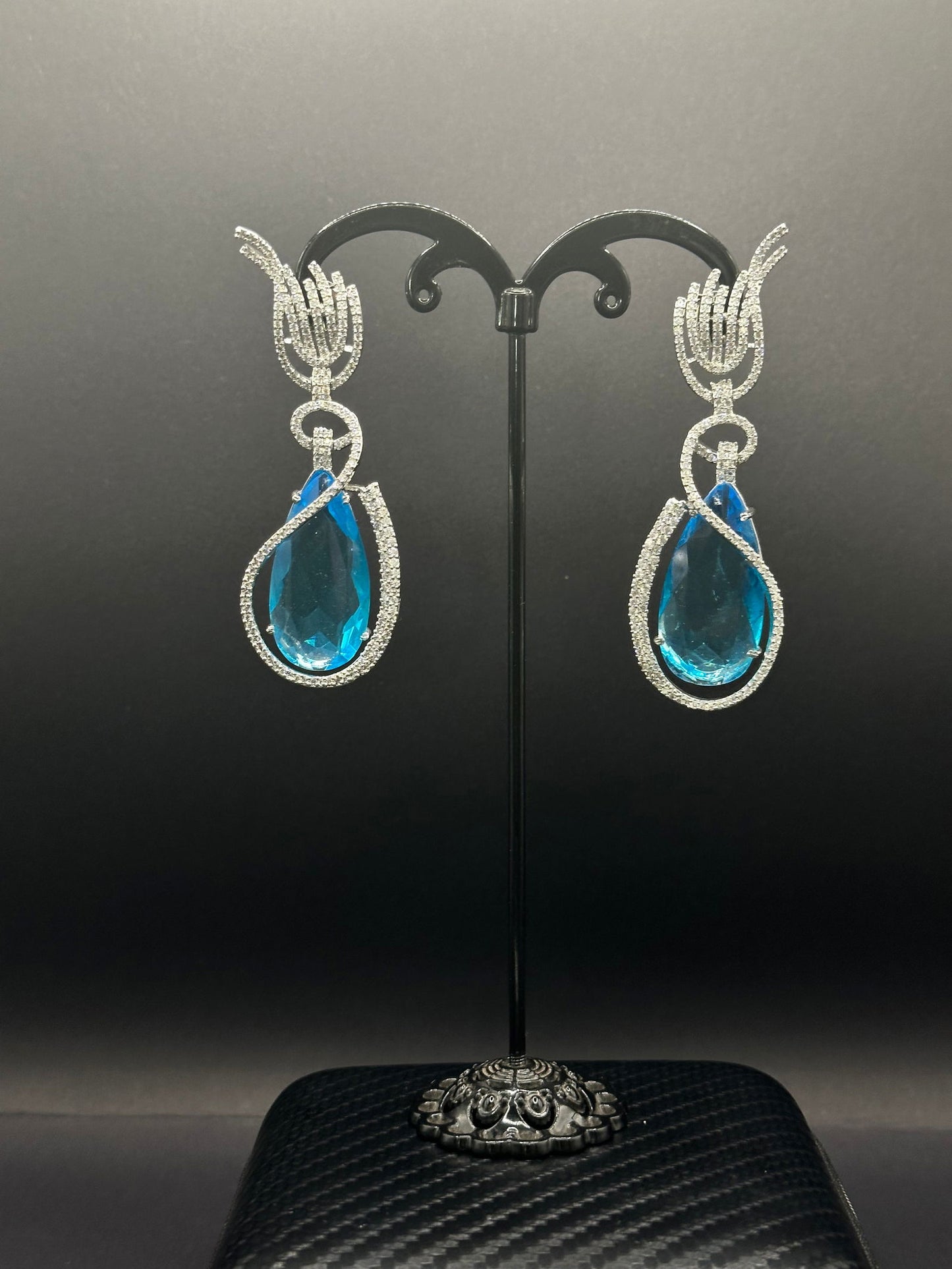 Turquoise Dancing Queen Earring - Stone Stories